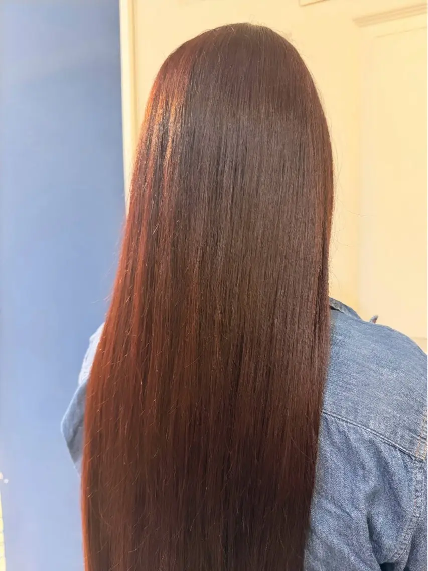 カラー レッドカラー 牧野 心咲のヘアスタイル