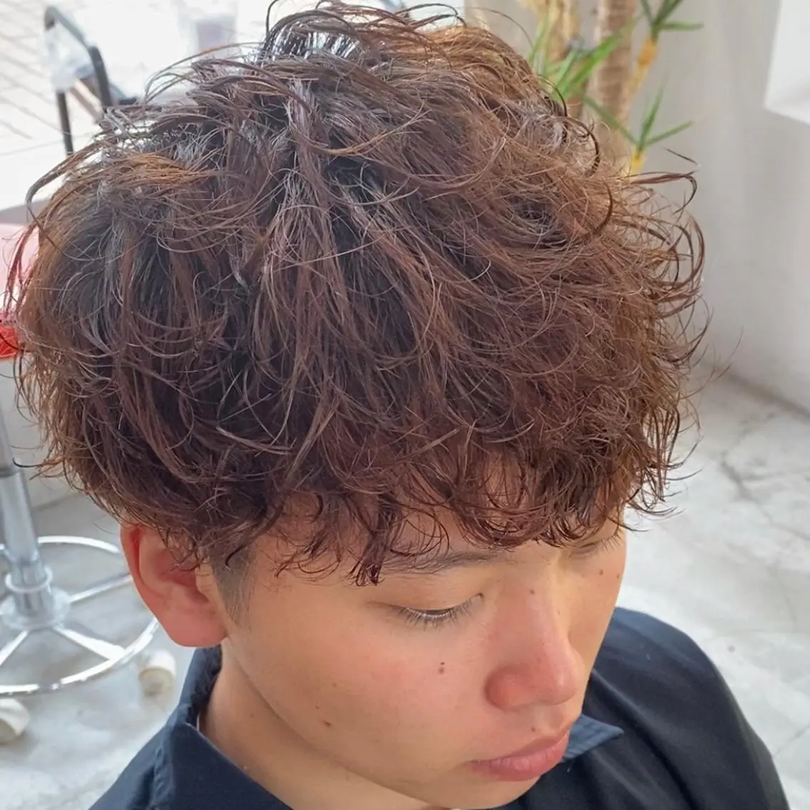 ショート パーマ メンズ メンズパーマ スパイラルパーマ カット ヘアカラー ヘッドスパ メンズ/韓国レイヤー /透明感カラー那須野のヘアスタイル