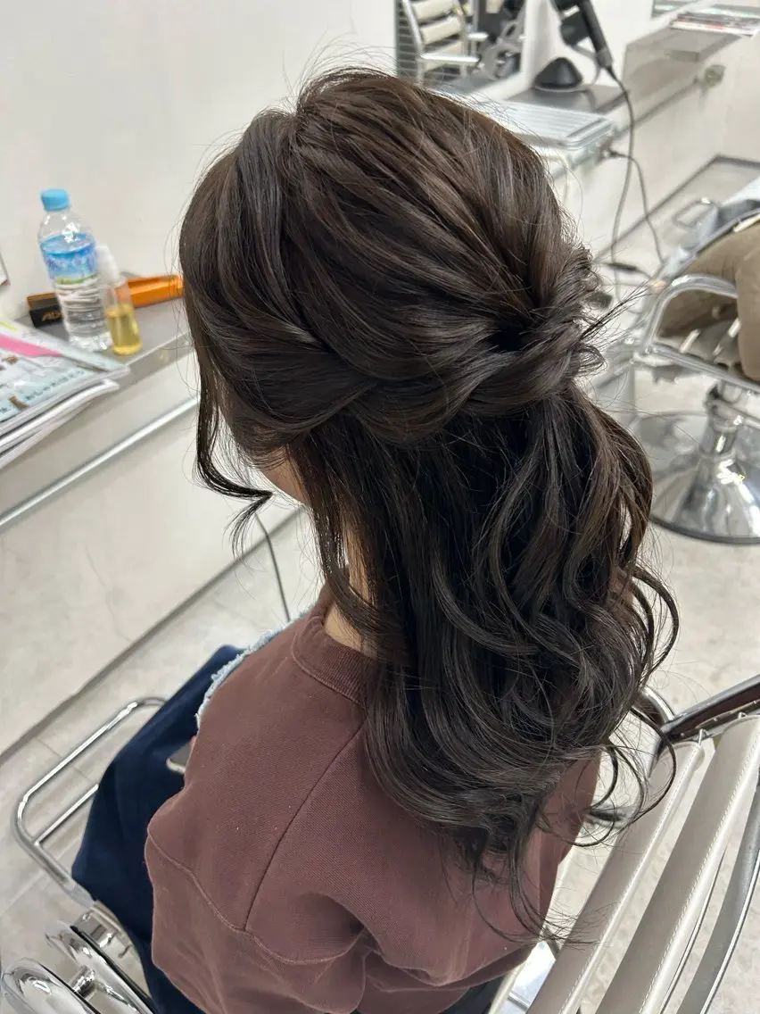 セミロング ヘアアレンジ ハーフアップ 田口 莉奈のヘアスタイル