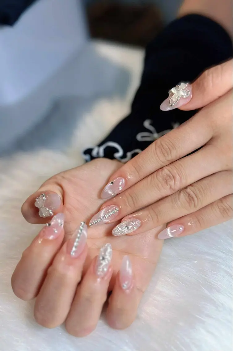 ネイル オーロラネイル チークネイル フットネイル フレンチネイル ジェルネイル ハンドネイル Nichi Nailsのネイルデザイン