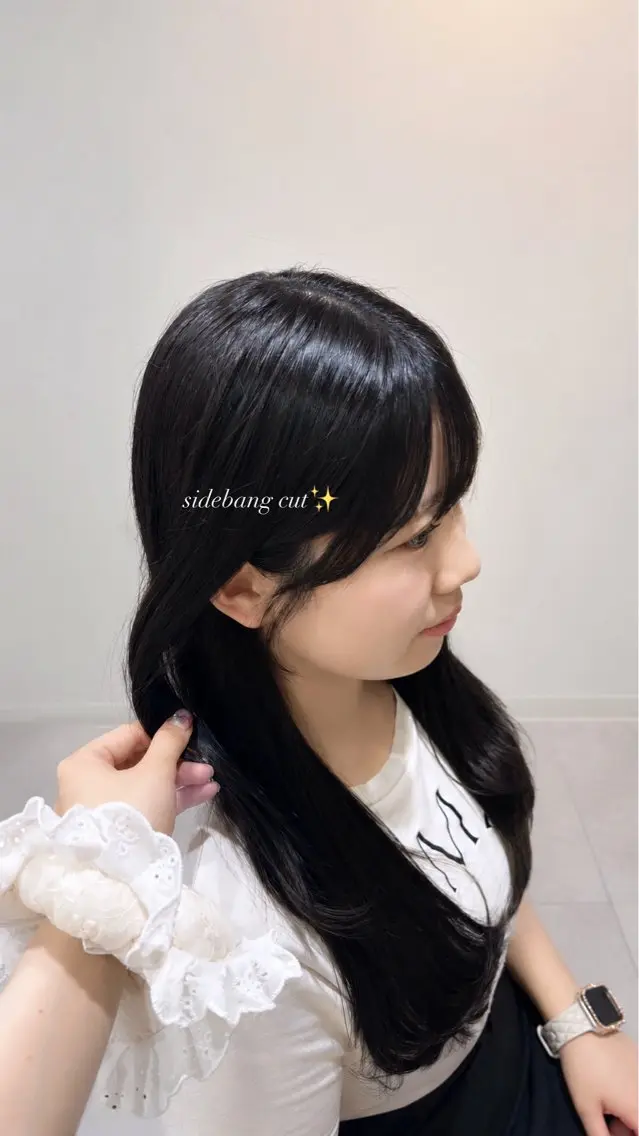 ロング IORI/暖色カラー 顔まわりカットのヘアスタイル
