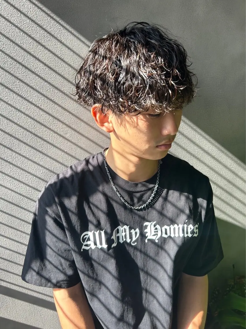ショート パーマ メンズ メンズパーマ 波巻きパーマ 長谷川 啓吾のヘアスタイル