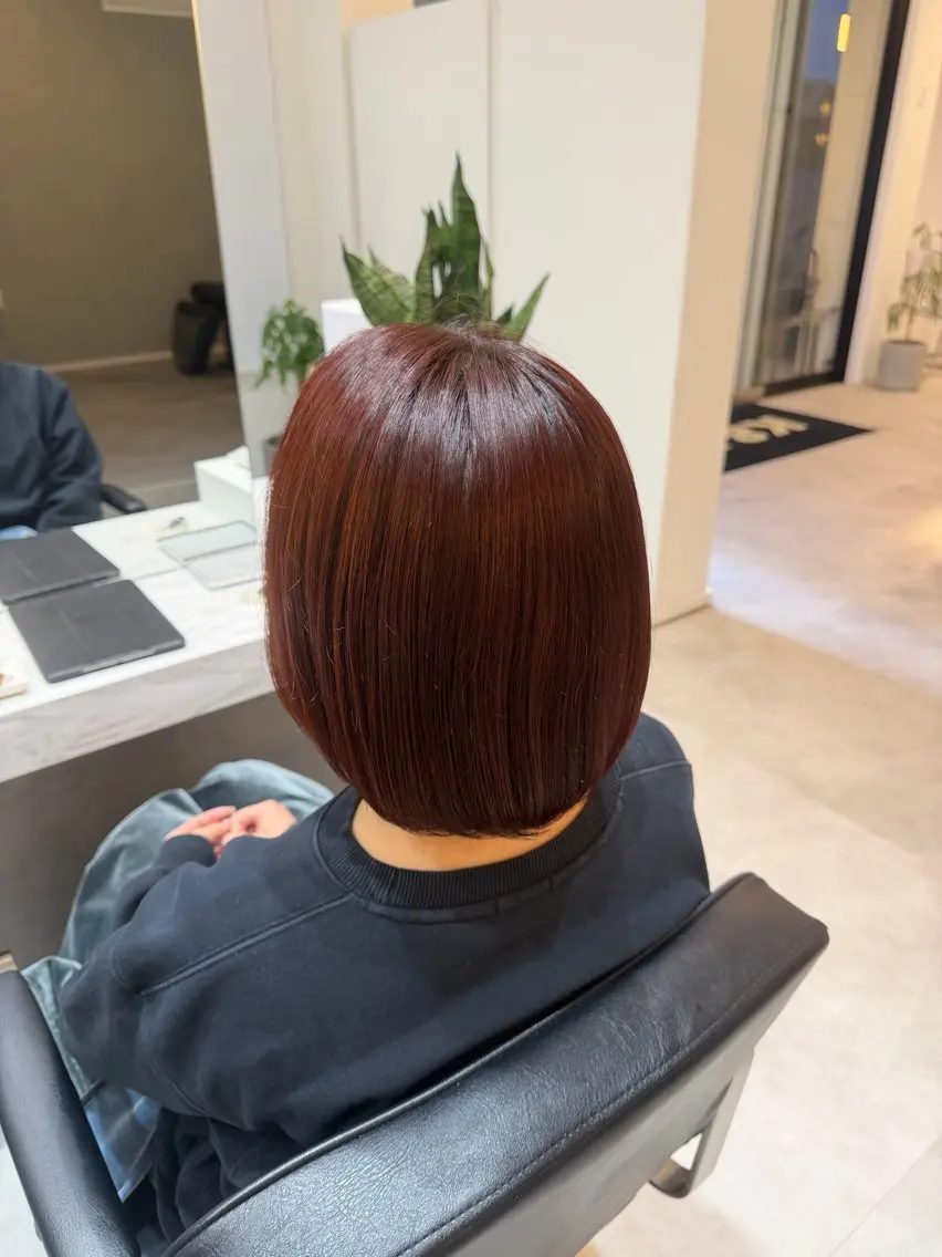 ショート カラー 岡田 詠のヘアスタイル