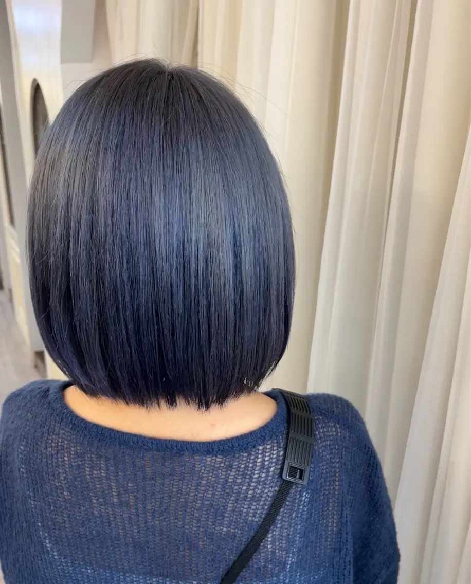 カラー ブリーチ ブルーカラー ハイトーンカラー 新城 奈央のヘアスタイル