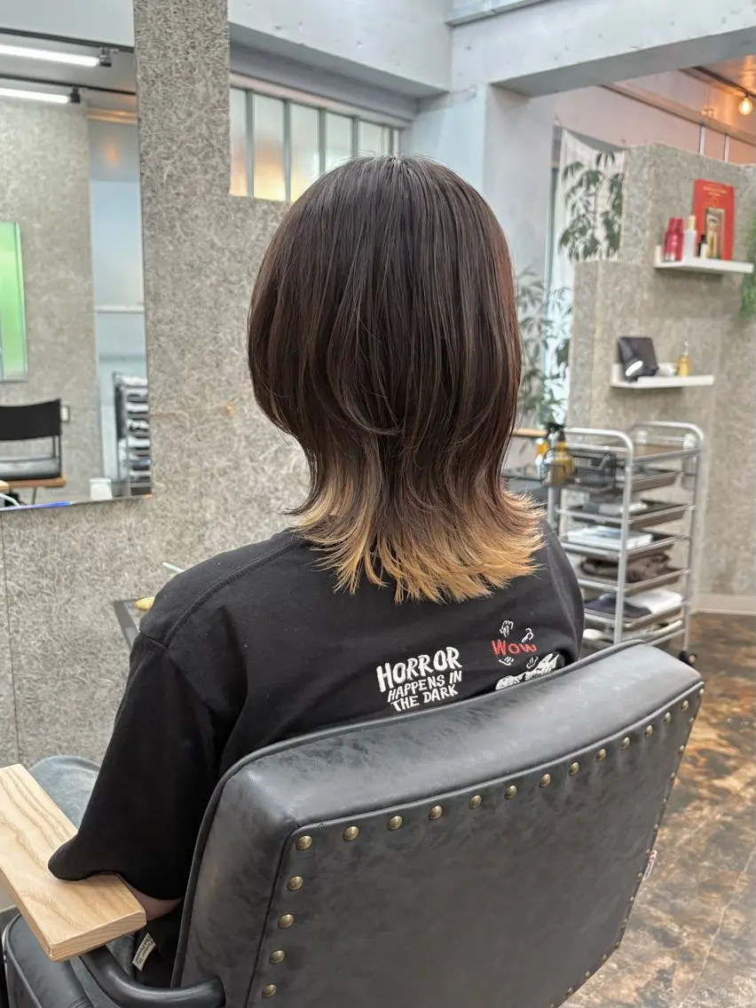 ミディアム カラー ブロンド ブラウンカラー チョコレートブラウン ウルフカット minmi .SUIのヘアスタイル