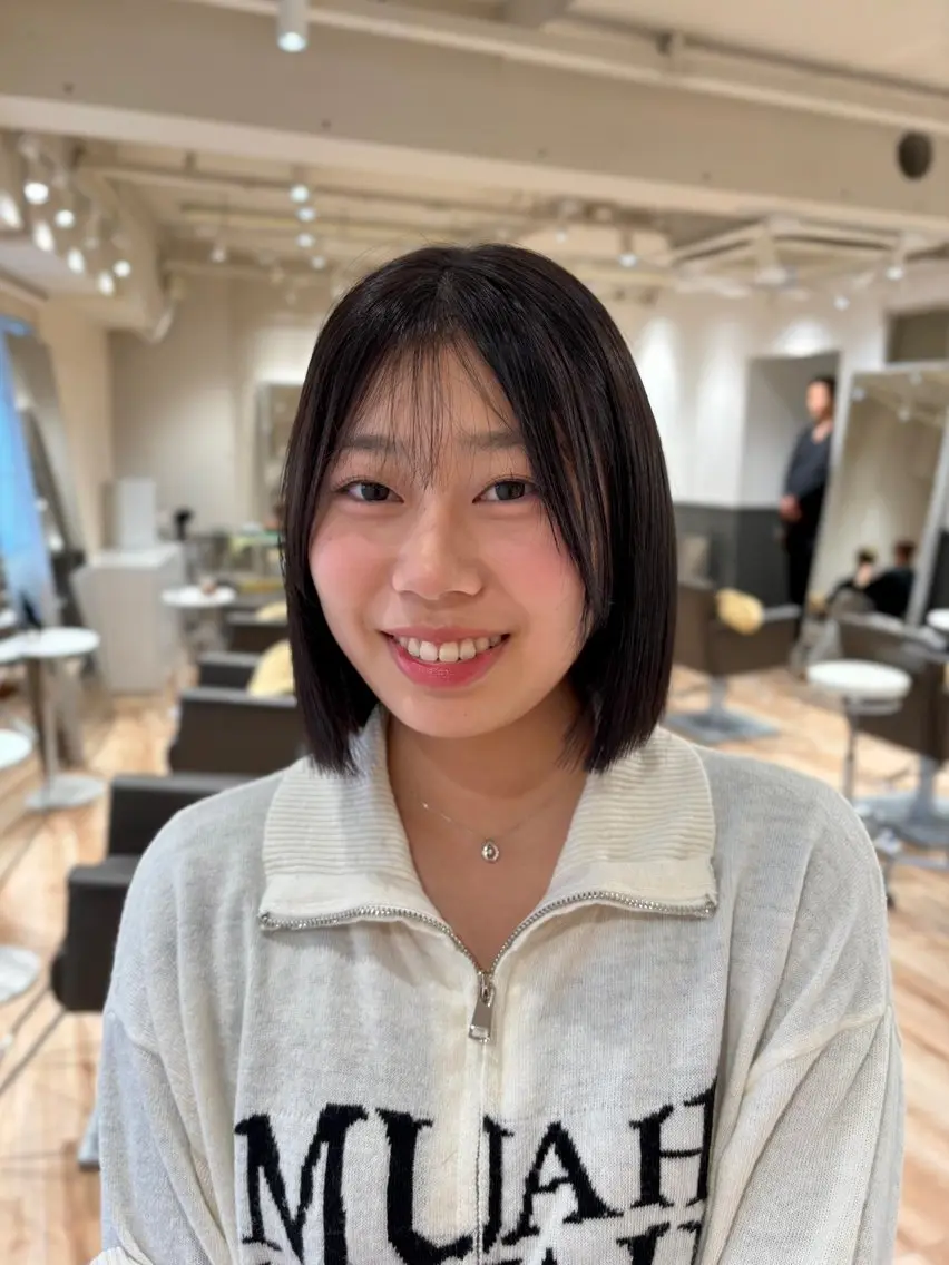 ミディアム カラー 切りっぱなしボブ ボブ 顔周りカット レイヤーカット 小顔カット 北 詩羽のヘアスタイル