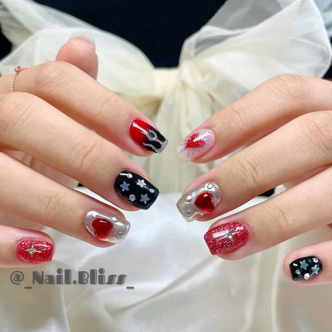 ネイル 持ち込み 赤色 ハンドネイル NAIL BLISSのネイルデザイン