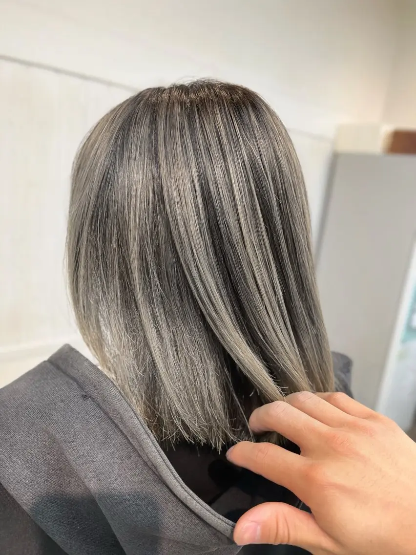 ミディアム レイヤーカット カット ヘアカラー トリートメント 2ヶ月も綺麗に /星野六三四のヘアスタイル
