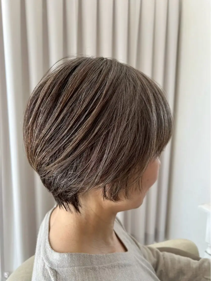 ショート カット センターパート 韓国ヘア・綾也のヘアスタイル