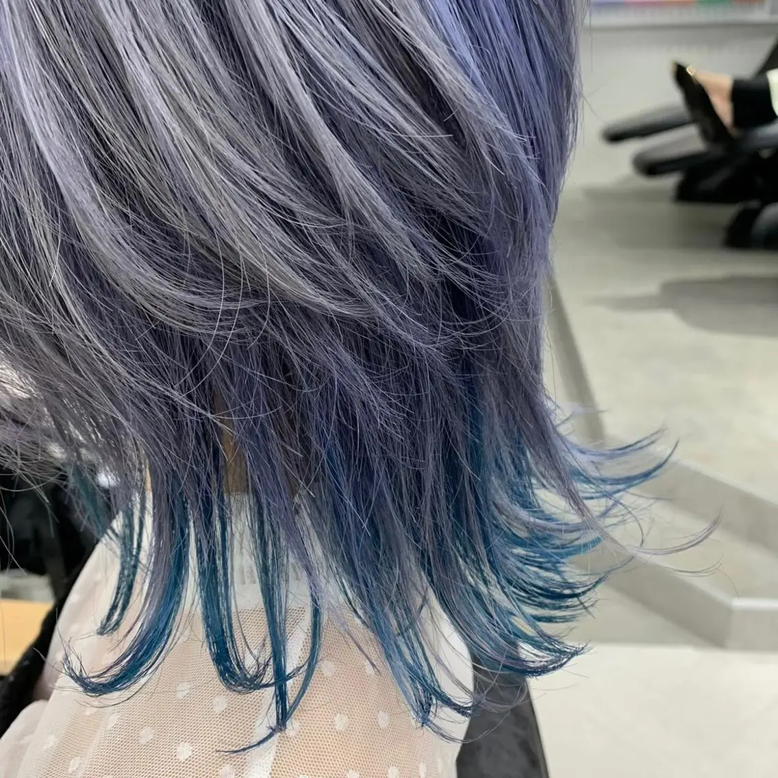 ショート カラー パーマ ヘアアレンジ メンズ キッズ ネイル マツエク・マツパ アイブロウ ブルーカラー ブルー mona/ ストレートスタイル✨のヘアスタイル