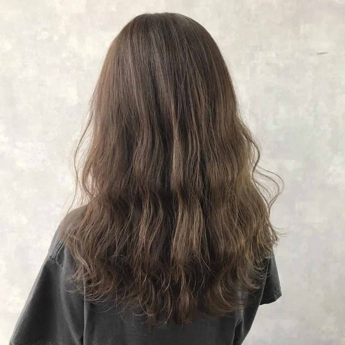 ロング カラー アディクシーカラー ブリーチ グレージュ ブリーチなしカラー ヨシンモリ K-POP好き美容師 🇰🇷Kai.Yのヘアスタイル