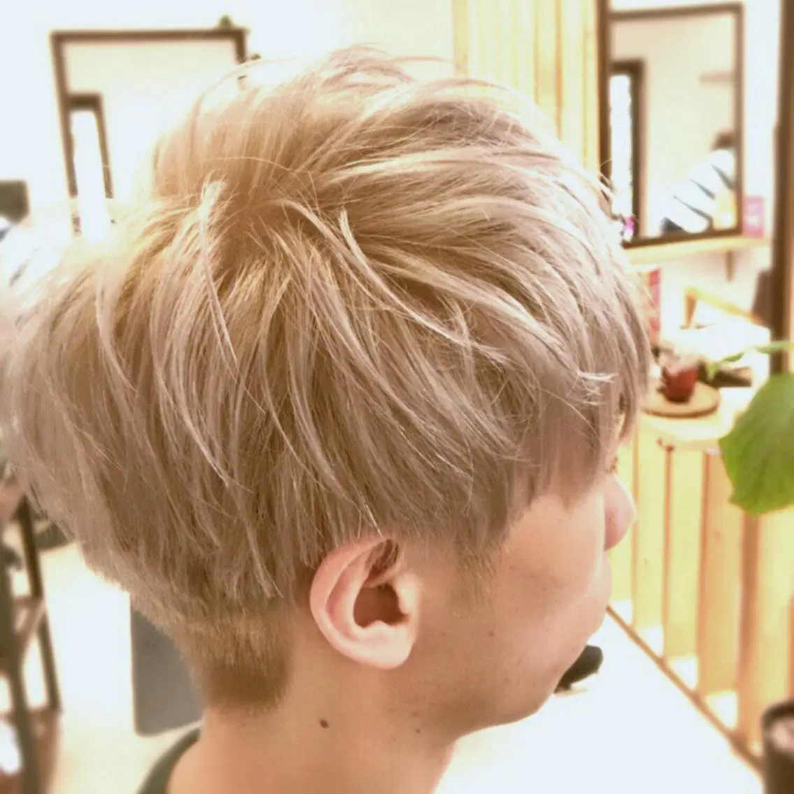 ショート naomi (夜間営業受付中★)のヘアスタイル