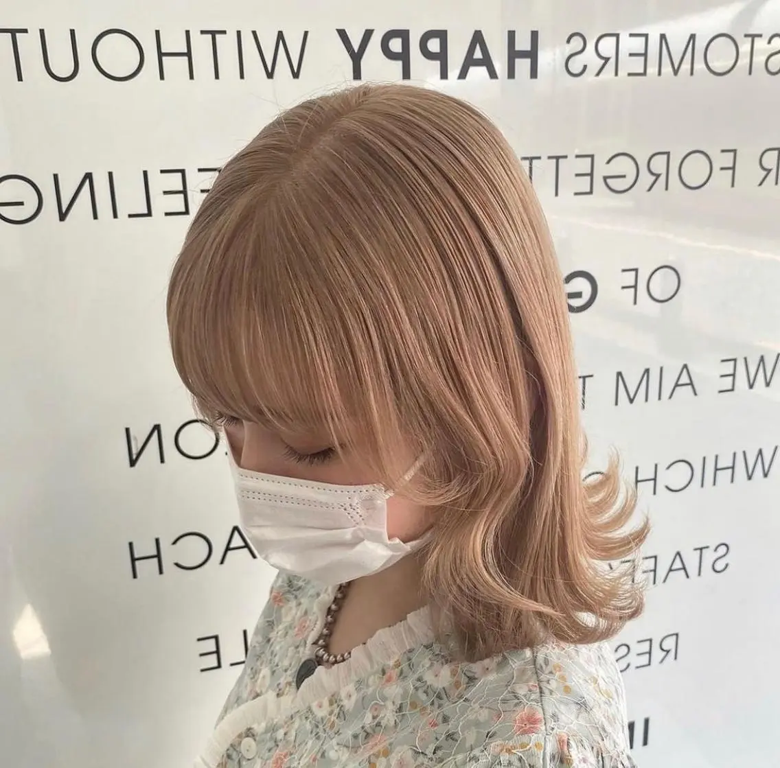 ミディアム カラー ベージュカラー ミルクティーベージュ 美容室 HAKUAのヘアスタイル