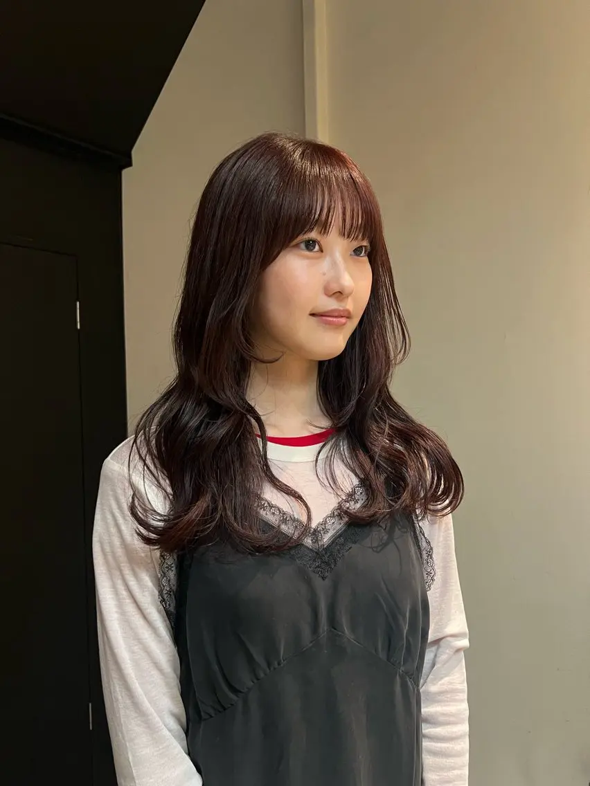 カラー あやの/レイヤー /ベージュカラーのヘアスタイル
