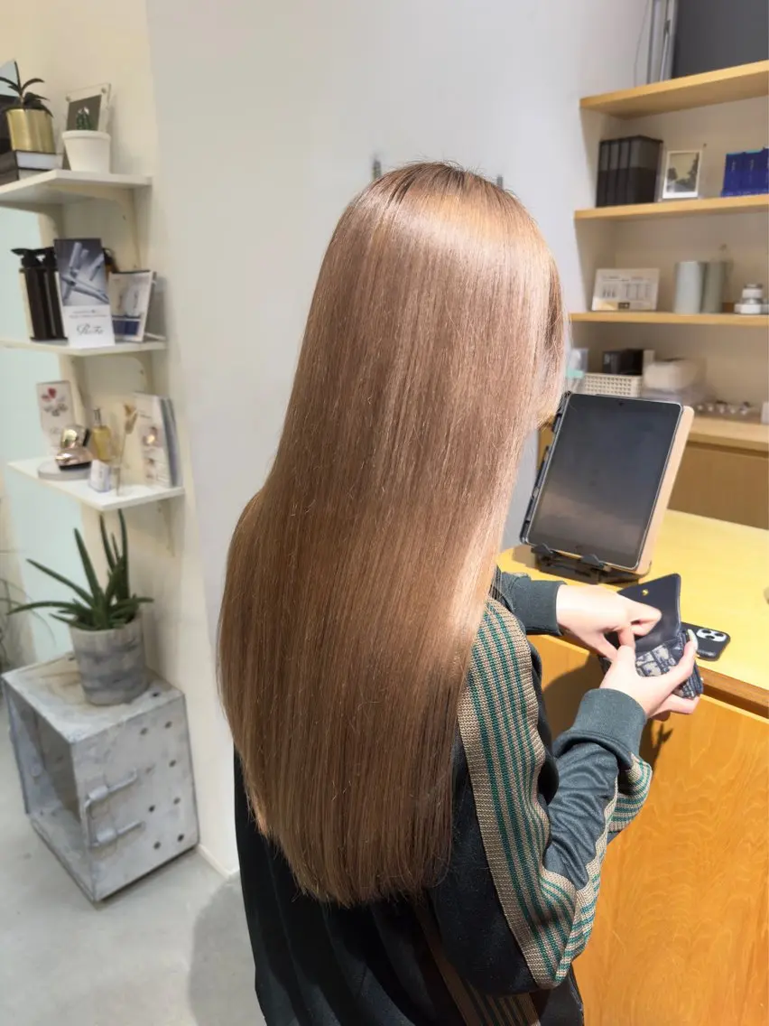 ロング カラー ベージュカラー ブリーチ ミルクティーベージュ 中西倖 トップスタイリストのヘアスタイル
