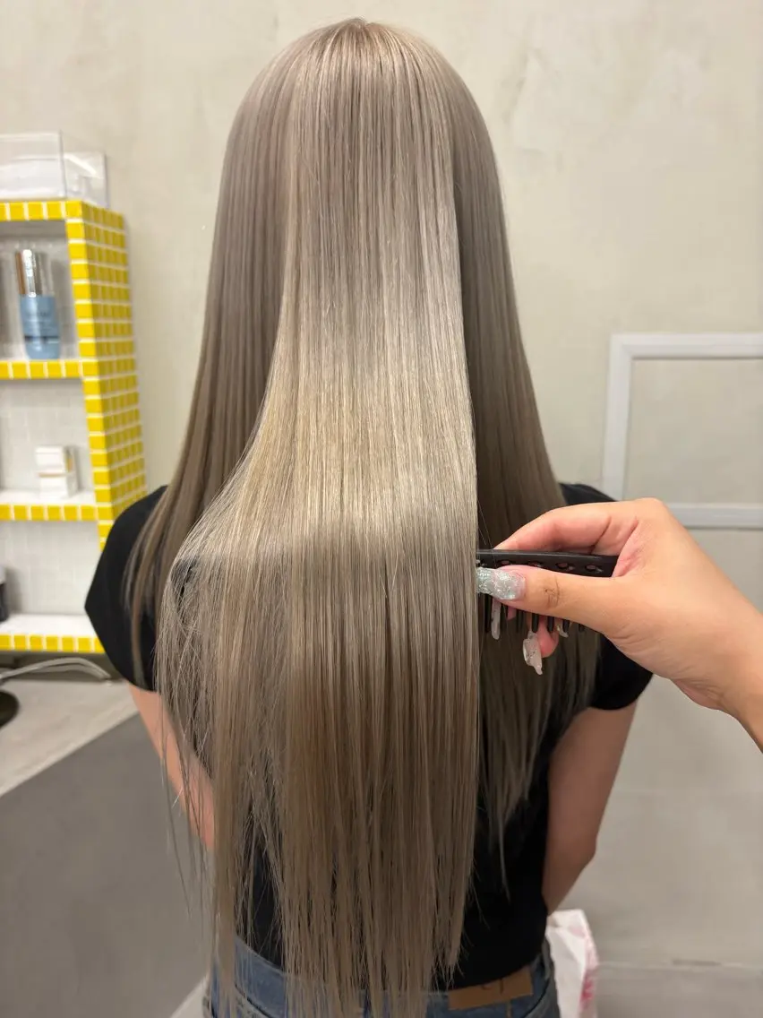 ロング カラー ベージュカラー 韓国風ヘア カット ヘアカラー トリートメント トレンドカラー🥣／ ヘアアレンジ✩.*˚のヘアスタイル