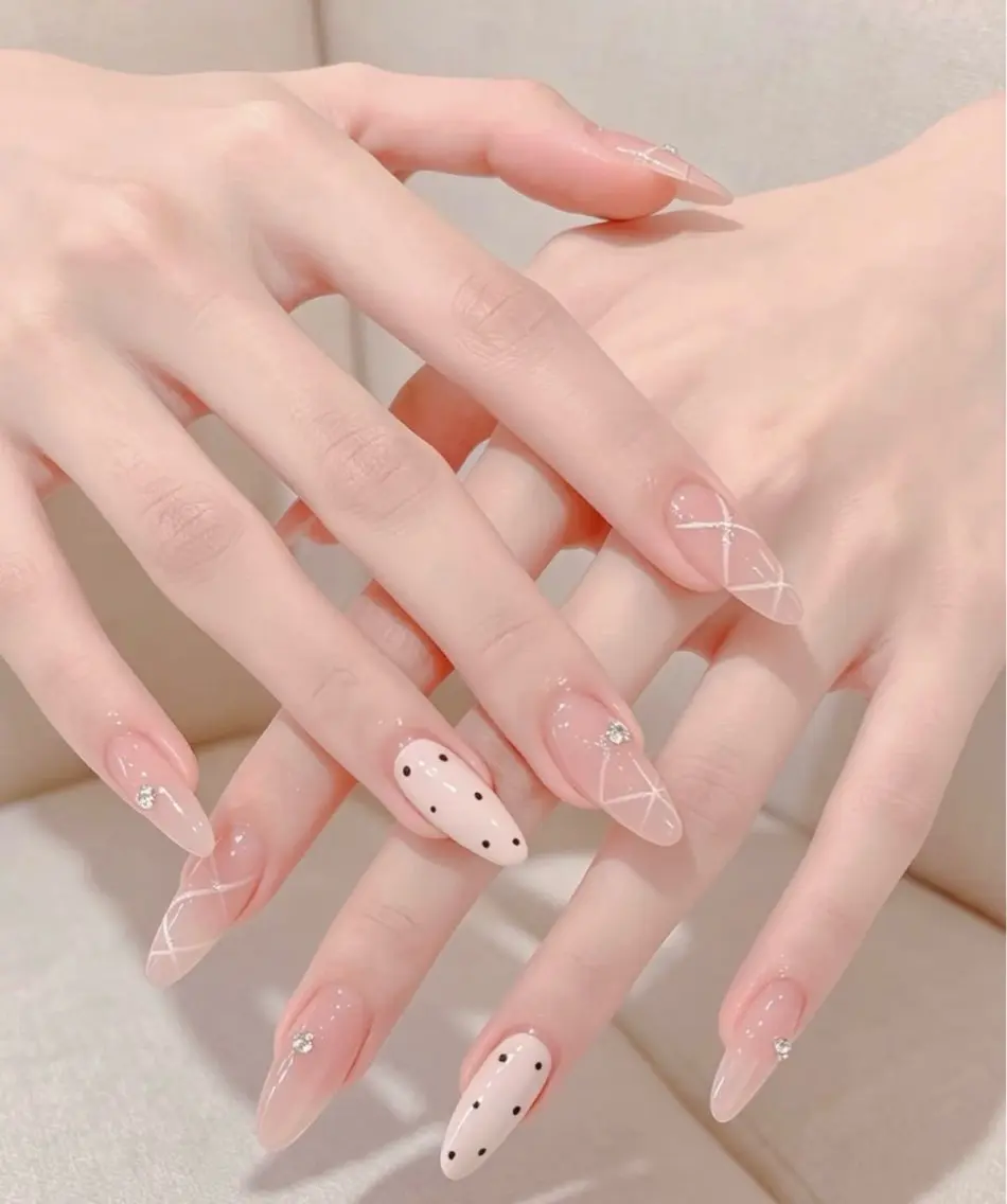 ネイル 長さ出し フレンチネイル グラデーション 韓国ネイル マグネットネイル ハンドネイル Lannie nailのネイルデザイン