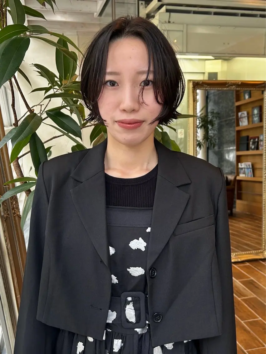 ショート カラー 髪質改善 韓国風ヘア 縮毛矯正 カット ヘアカラー 西 優衣奈のヘアスタイル