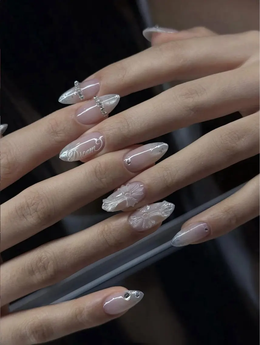 ネイル アートネイル チークネイル ドット フットネイル フレンチネイル ハンドネイル Rina Mika Nailsのネイルデザイン