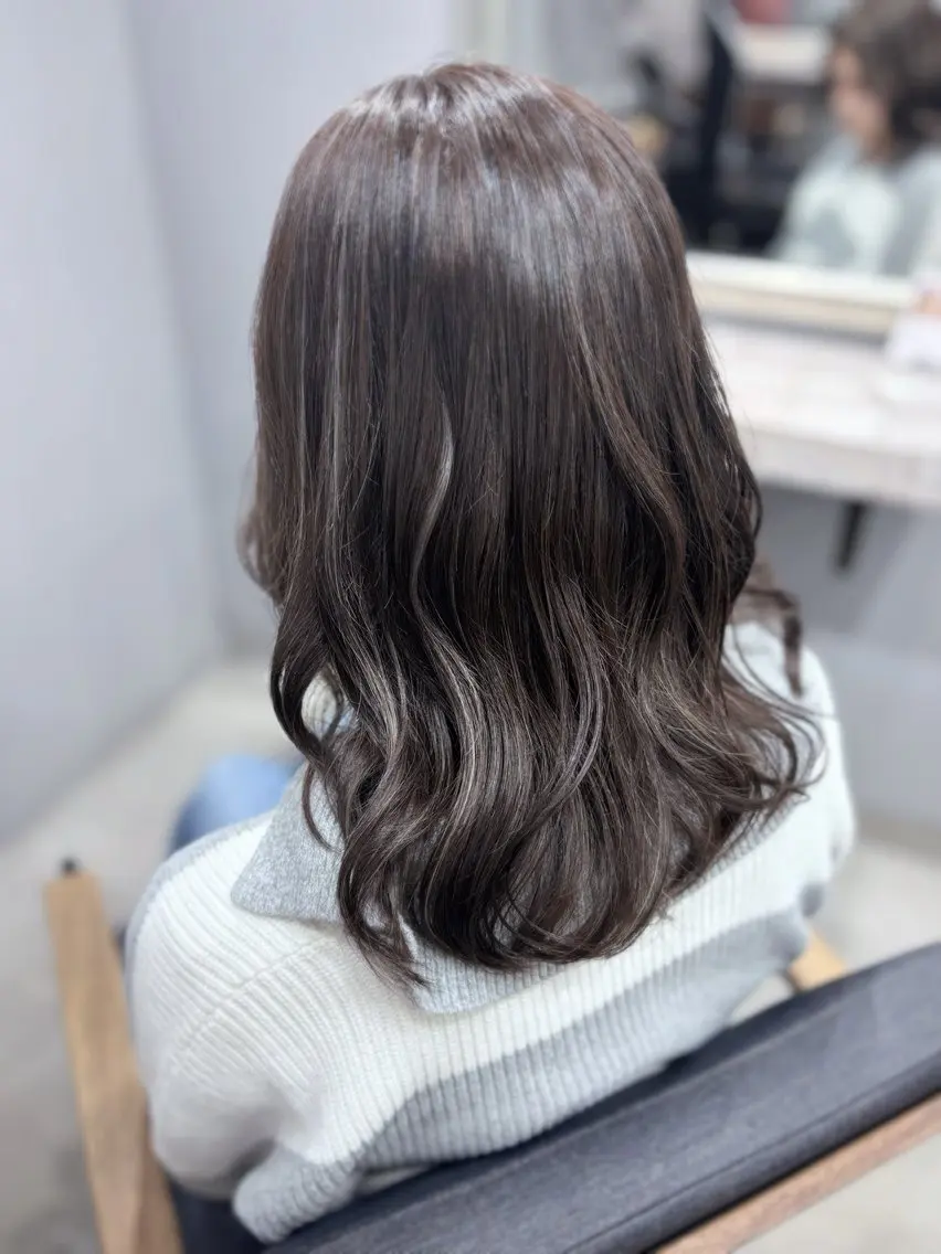 セミロング カラー 透明感カラー グレージュ ハイライトカラー ハイライト カット モデル募集🎀あゆみのヘアスタイル