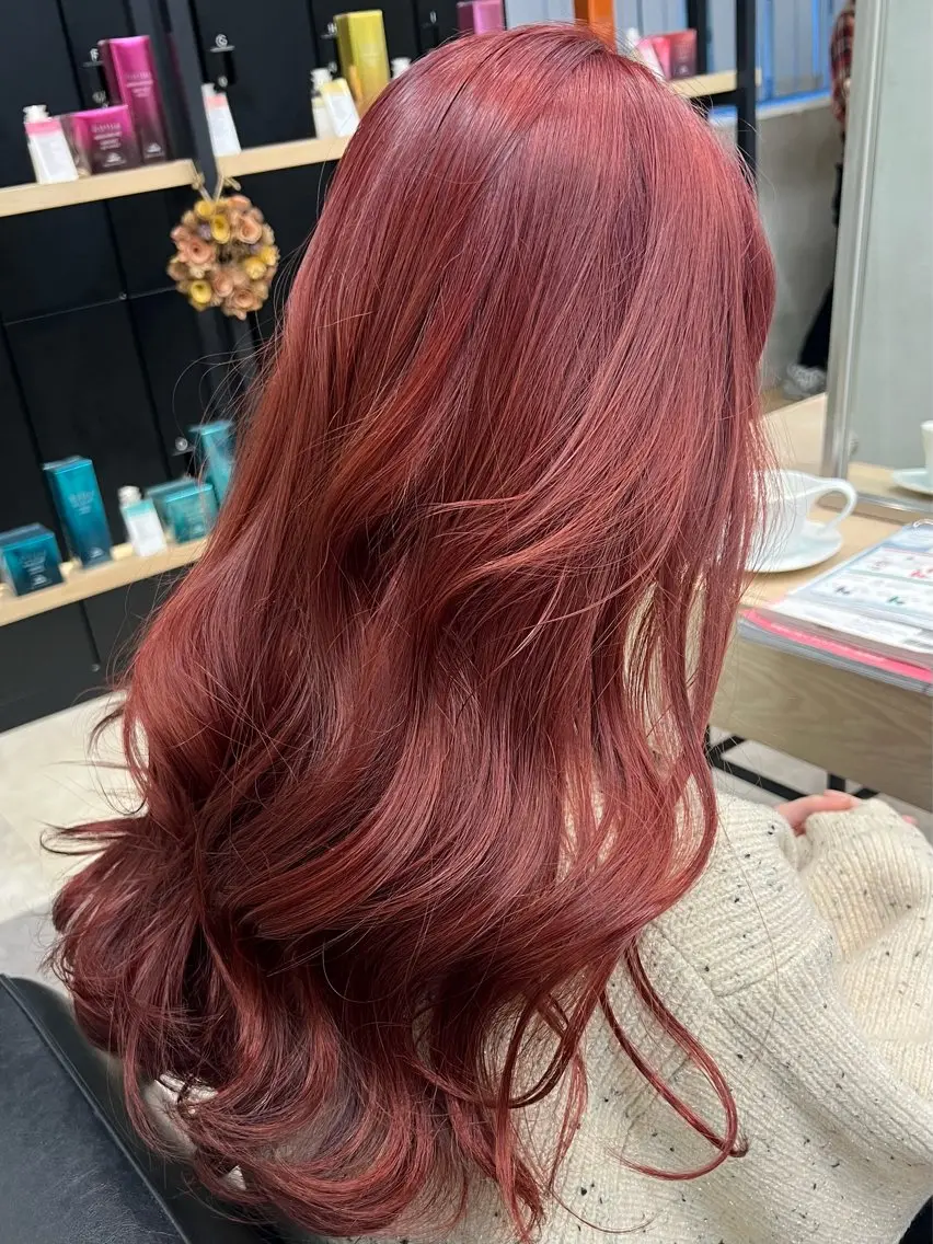 ロング カラー ハイトーン💗ピンク 🛼カラフル🍀のヘアスタイル