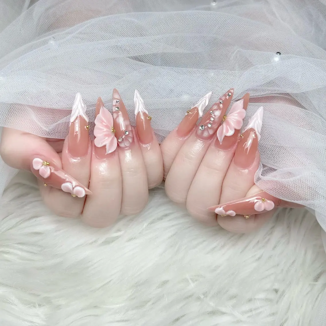 ネイル オーロラネイル チークネイル フラッシュネイル フレンチネイル ジェルネイル ハンドネイル フットネイル Hann Nailのネイルデザイン