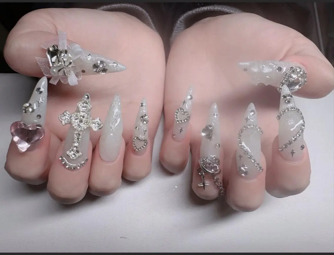ネイル 韓国ネイル マグネットネイル 持ち込み ニュアンスネイル シンプルネイル ハンドネイル Huyn Nail Shinjyukuのネイルデザイン