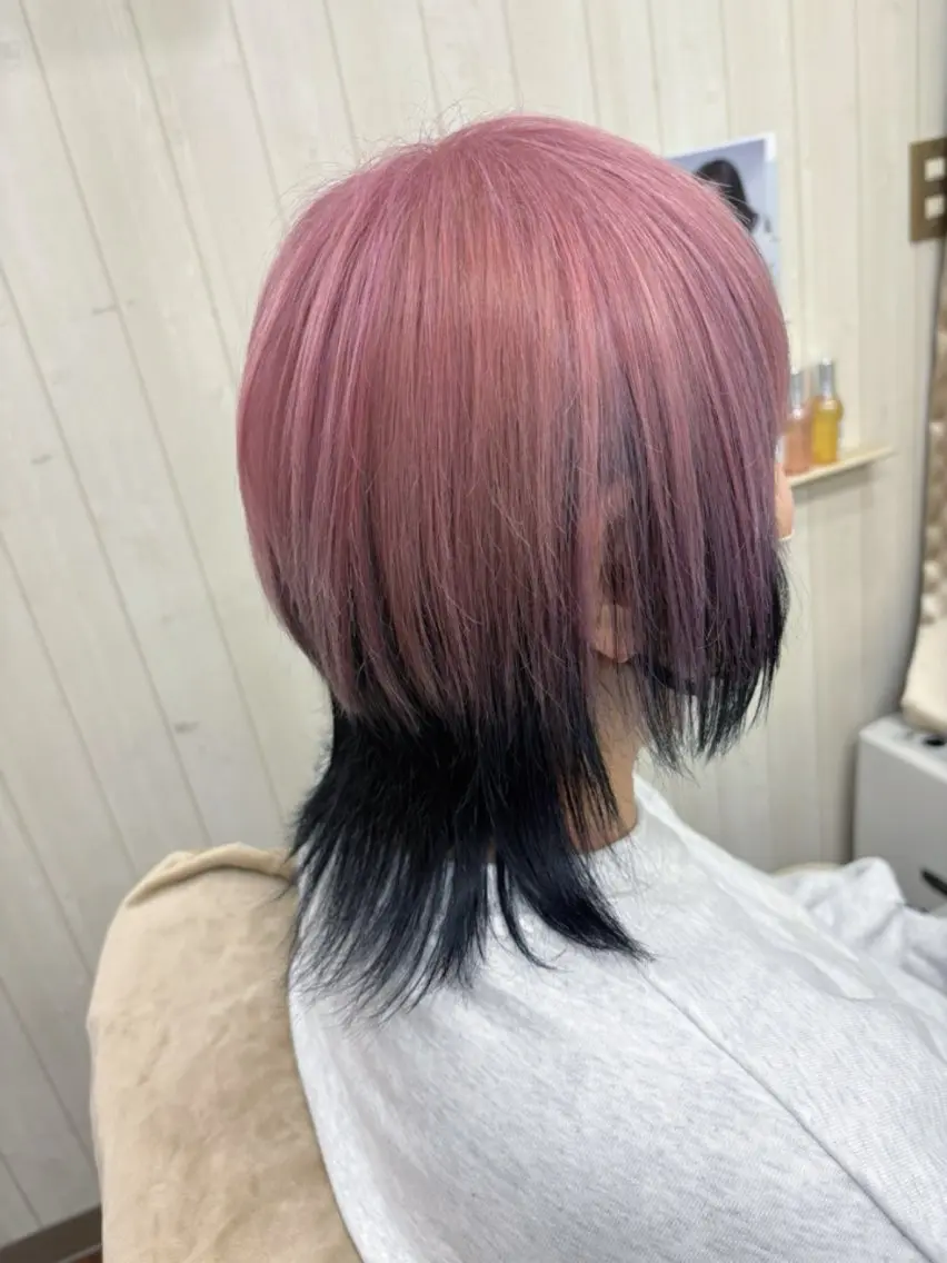 セミロング カラー 黒髪 ブルーカラー ブルーブラック ピンクカラー 角田 安のヘアスタイル
