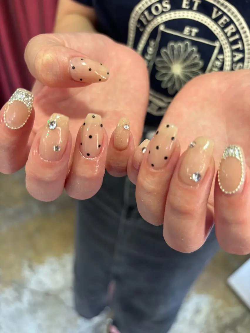 ネイル フレンチネイル ジェルネイル 韓国ネイル ロングネイル ストーンネイル Nailstudio Hulmのネイルデザイン