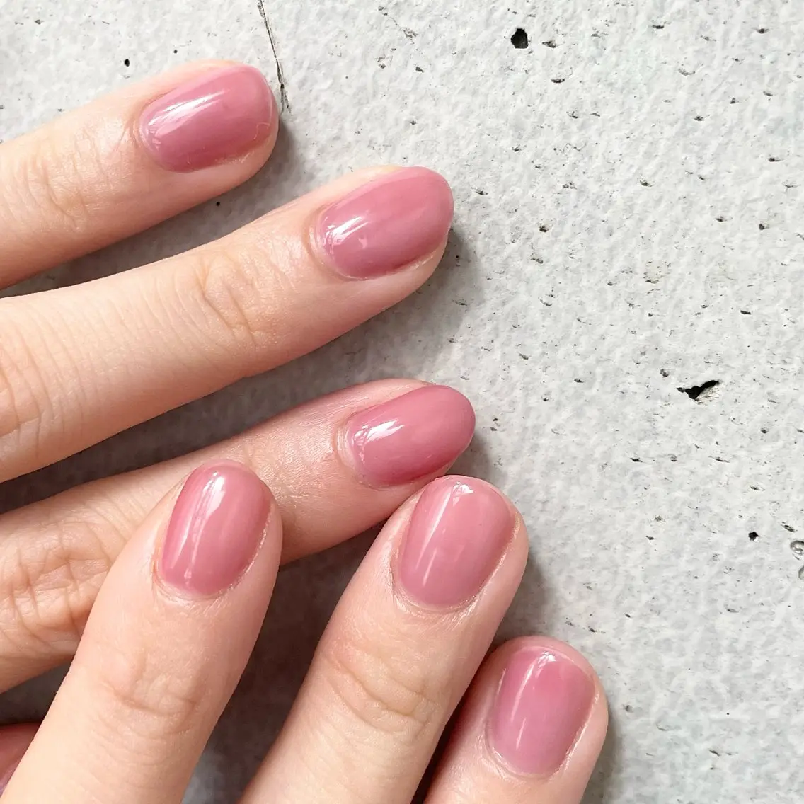 ネイル ブルー ワンカラーネイル ピンク ハンドネイル nailsalon amity🌿池田のネイルデザイン