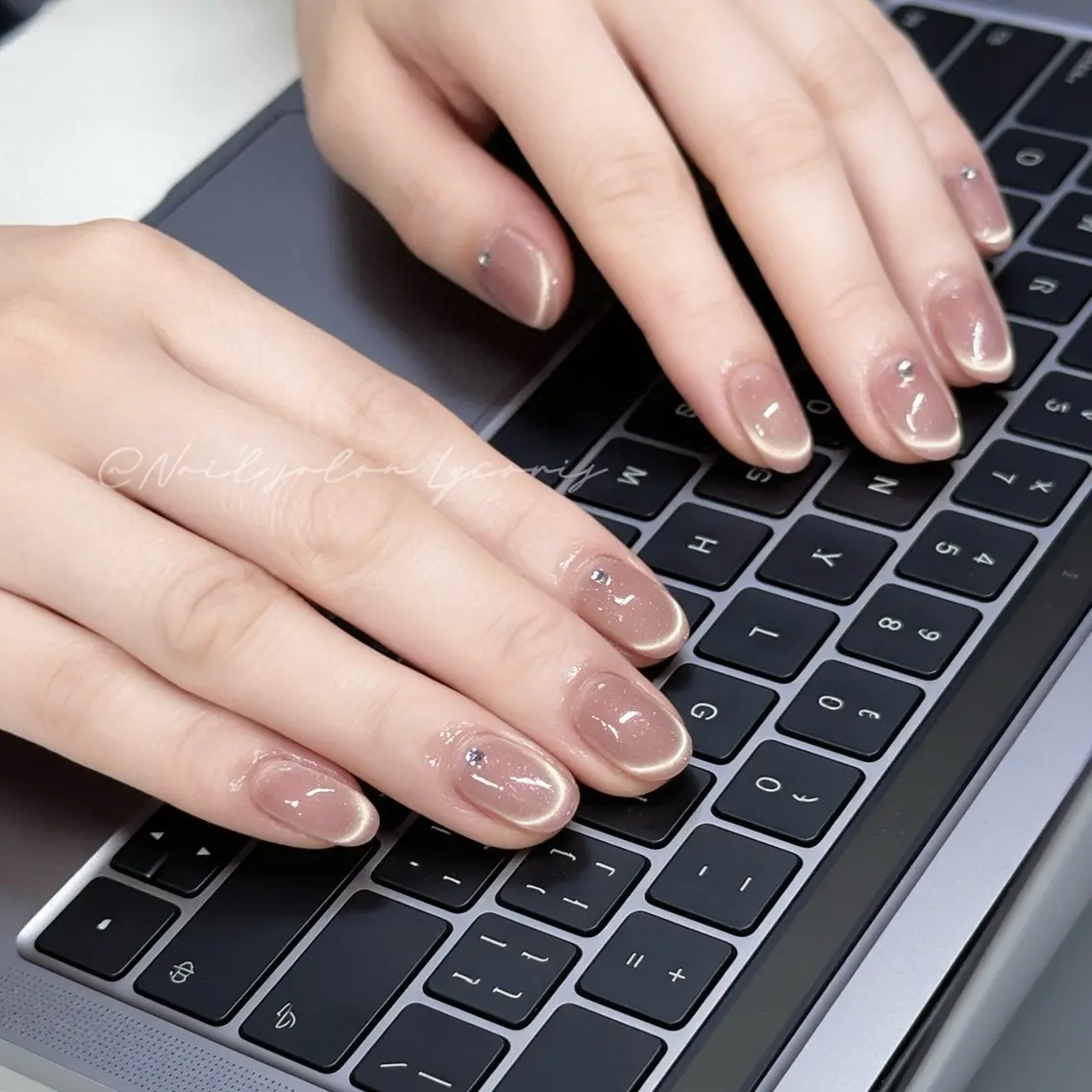 ネイル ストーンネイル ハンドネイル Nail salon Lycoris キキのネイルデザイン