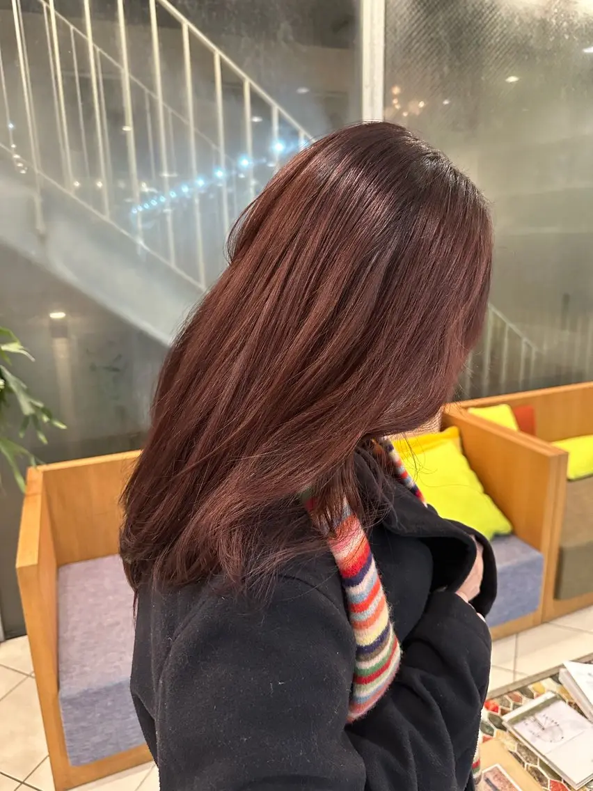 セミロング カラー ピンクカラー レッドカラー Beautrium 七里ヶ浜　浪崎太陽のヘアスタイル