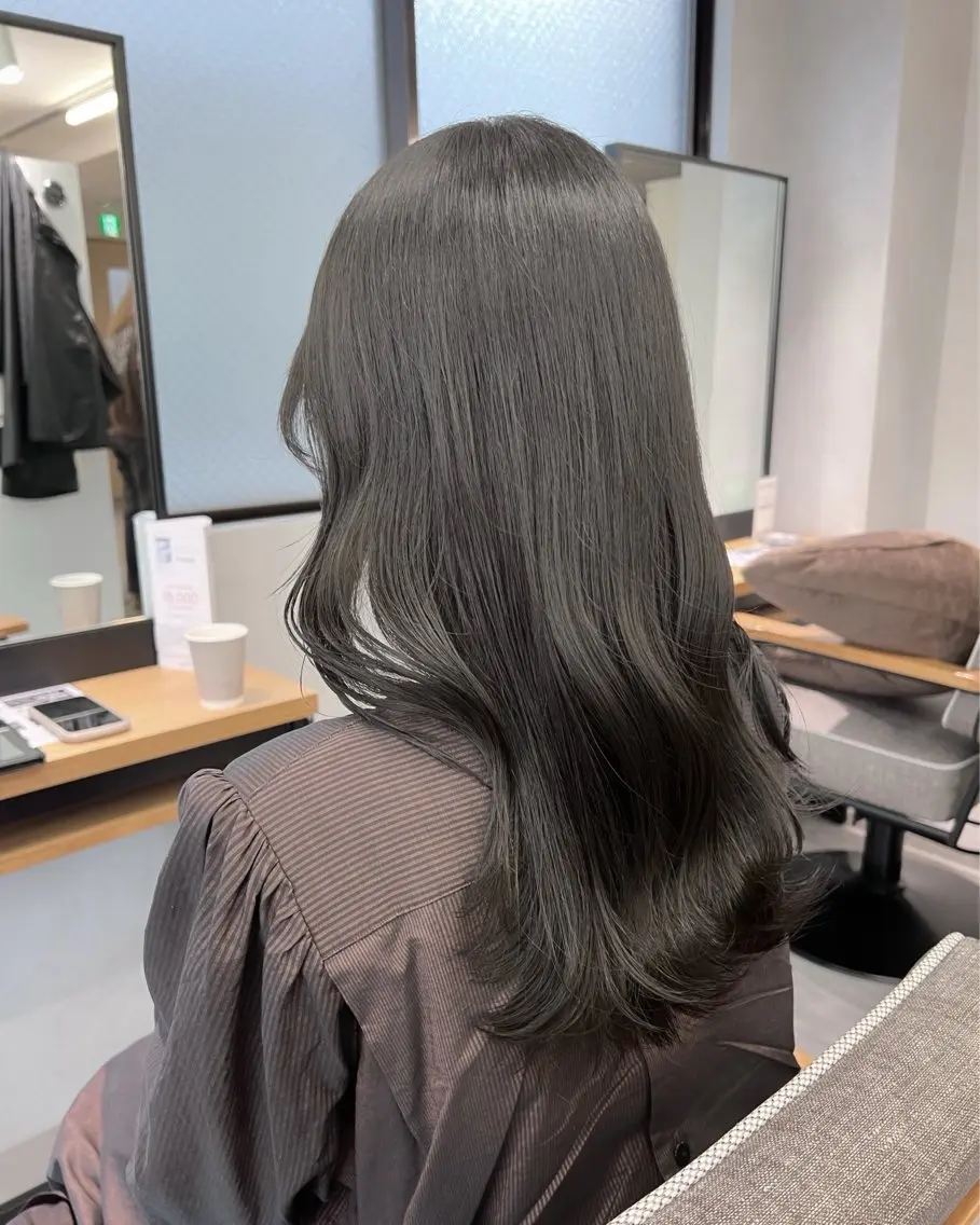 セミロング カラー ブリーチ グレージュ ブリーチなしカラー ヨシンモリ 🌿ダブルカラー/ 明大前/中村渓太のヘアスタイル