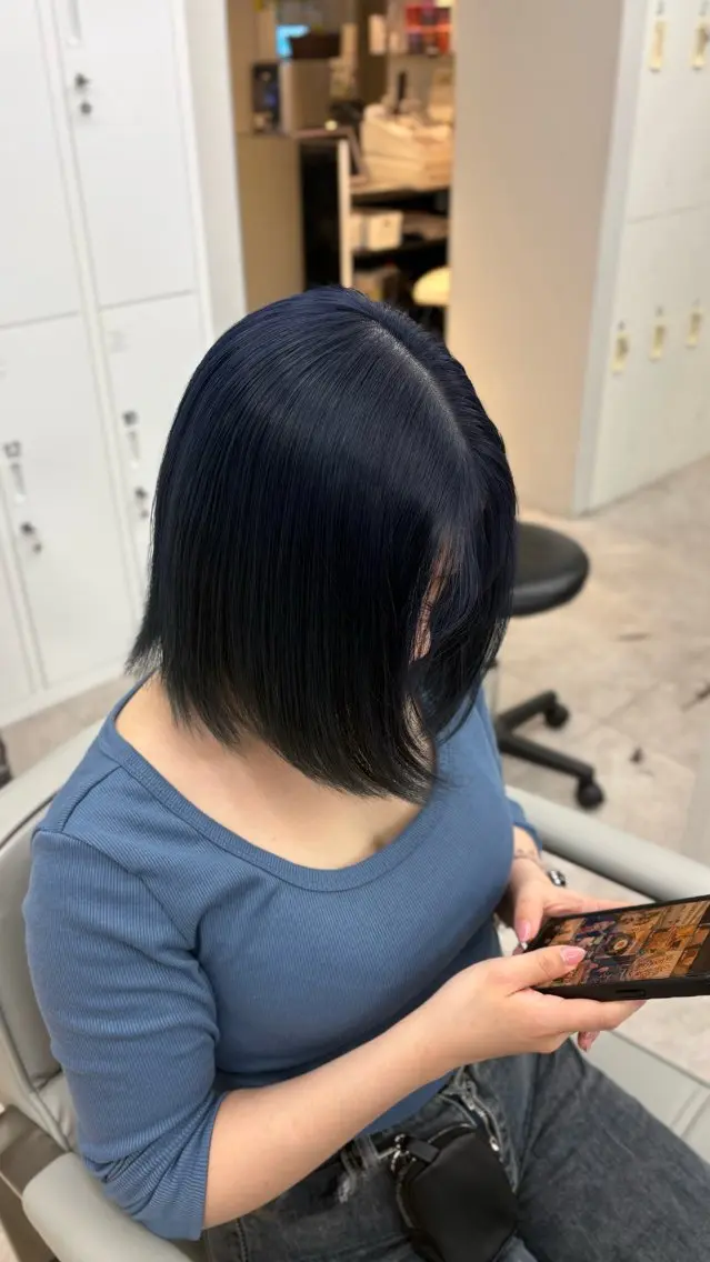 ショート カラー ブリーチ ネイビーカラー ヘアカラー トリートメント 🌙小林春月/新宿/ 美髪/ハイトーン🌙のヘアスタイル