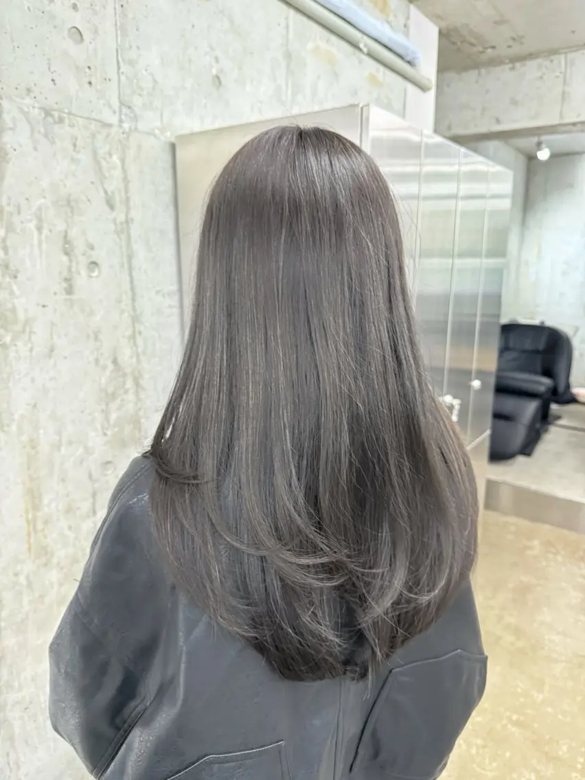 ロング カラー ベージュカラー カット ヘアカラー トリートメント 高橋大樹/グレー ジュ/ブリーチなしのヘアスタイル