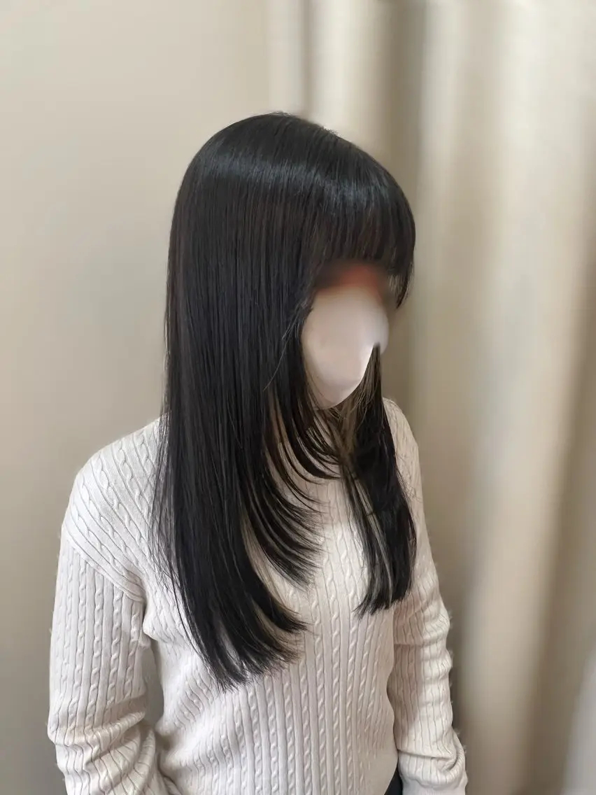 セミロング 顔まわりレイヤー 顔周りカット レイヤーカット カット LiTA 友田未来のヘアスタイル