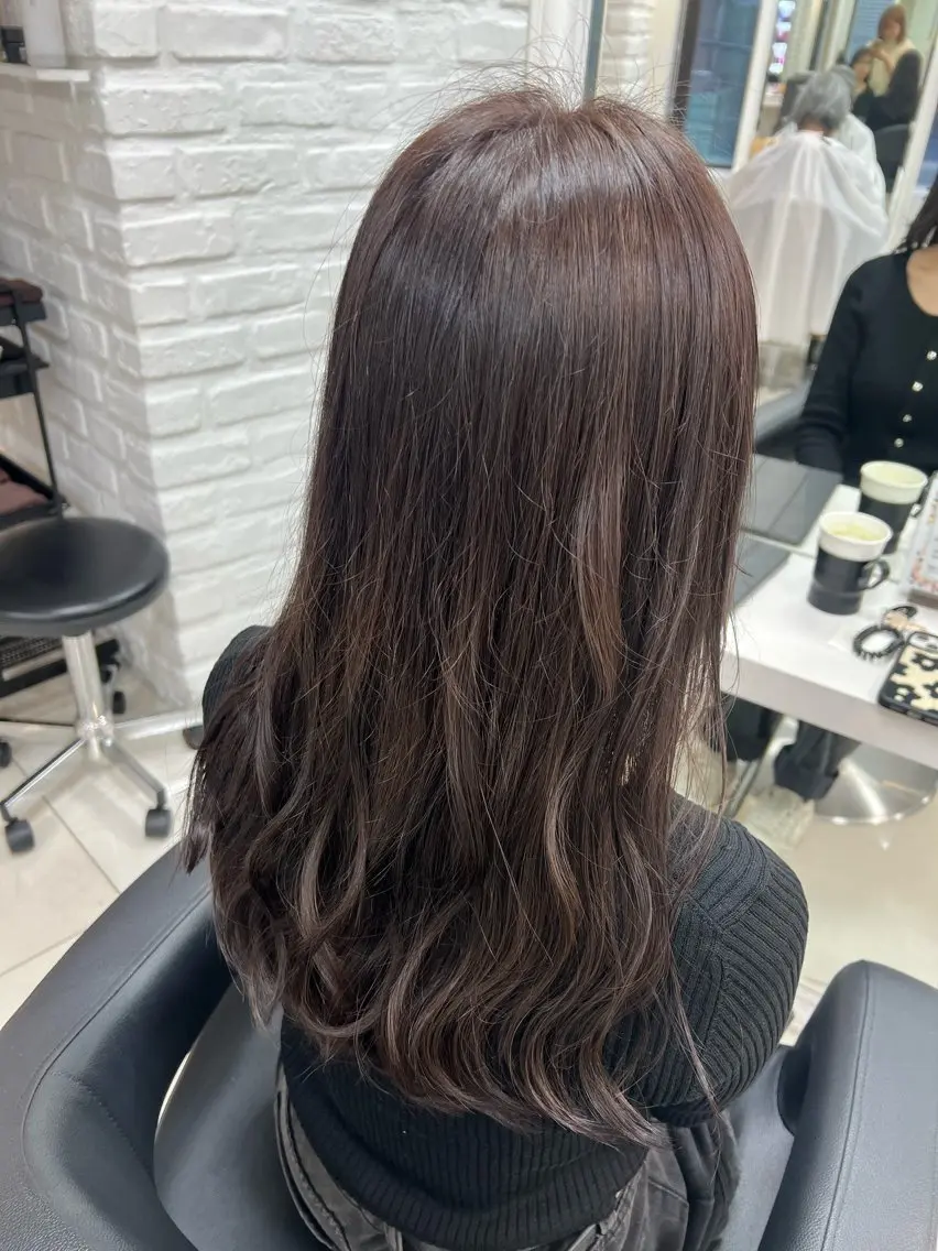 セミロング カラー 透明感カラー グレージュ ラベンダーカラー ラベンダーグレージュ ラベンダーグレー ヘアカラー トリートメント 【暖色カラー特化】 中山由梨のヘアスタイル