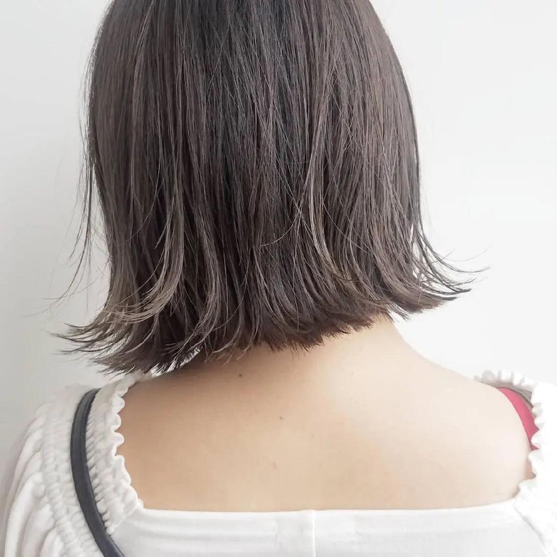 ショート カラー パーマ ヘアアレンジ アッシュ ベージュカラー ボブ iplus　眉毛と まつげパーマ専門店のマツエク・マツパデザイン