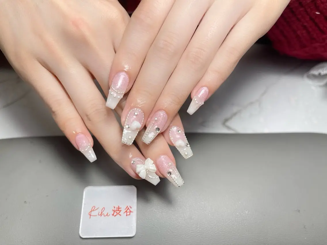 ネイル アートネイル フレンチネイル ジェルネイル グラデーション 韓国ネイル ハンドネイル 💕鈴木ユリ パラジェル/オフ無料のネイルデザイン