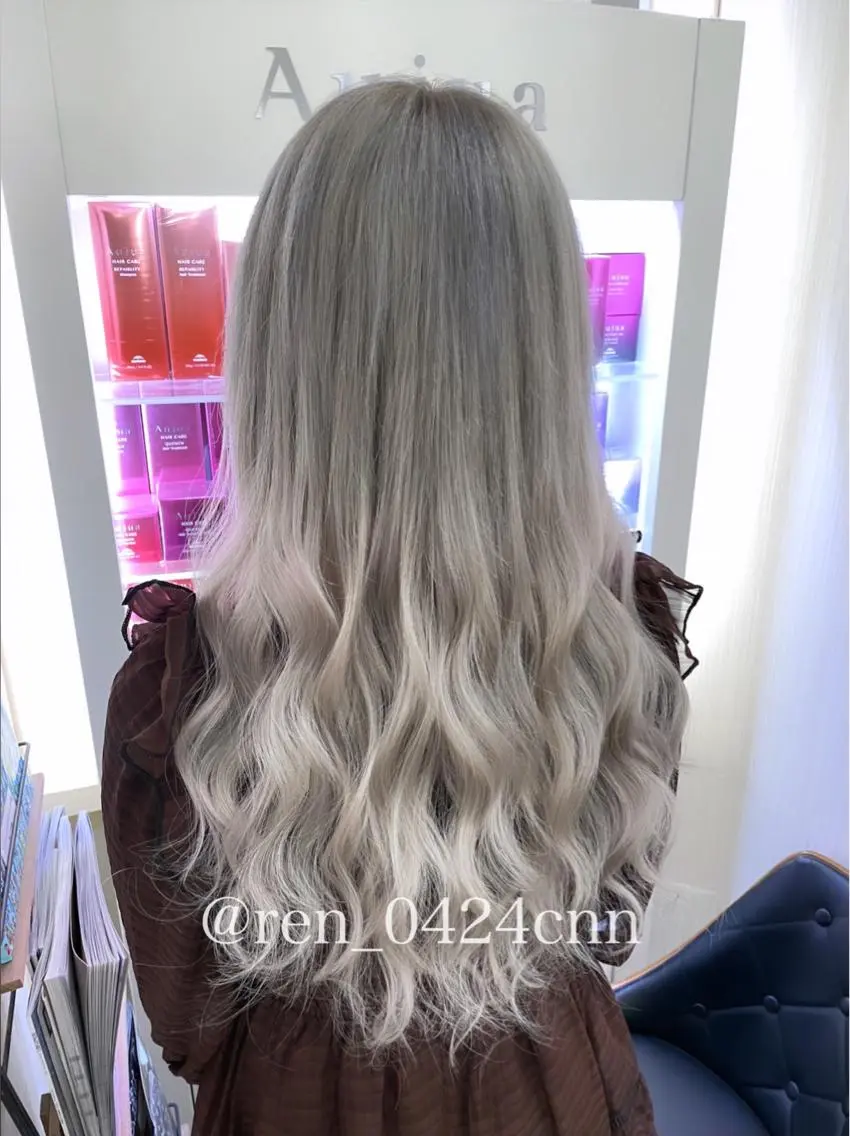 【🌺ハイトーン🌺】💓うる艶ブリーチ＋カラー＋シールエクステ70本＋内部補修トリートメントの写真