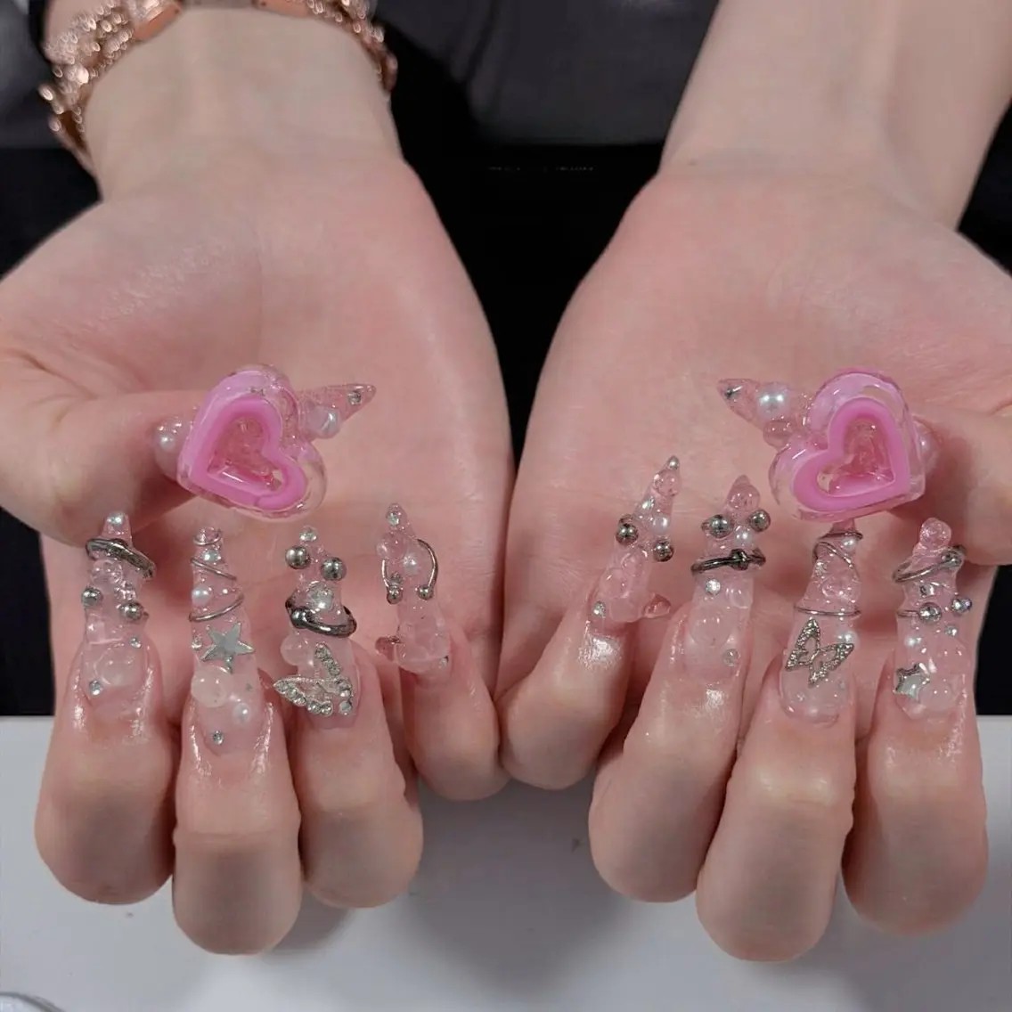 ネイル オーロラネイル クリアネイル 成人式 フラッシュネイル ジェルネイル ハンドネイル Amee Nail Salonのネイルデザイン
