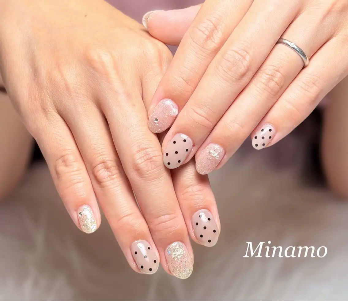 ネイル ドット 持ち込み ハンドネイル Minamo 🩵のネイルデザイン