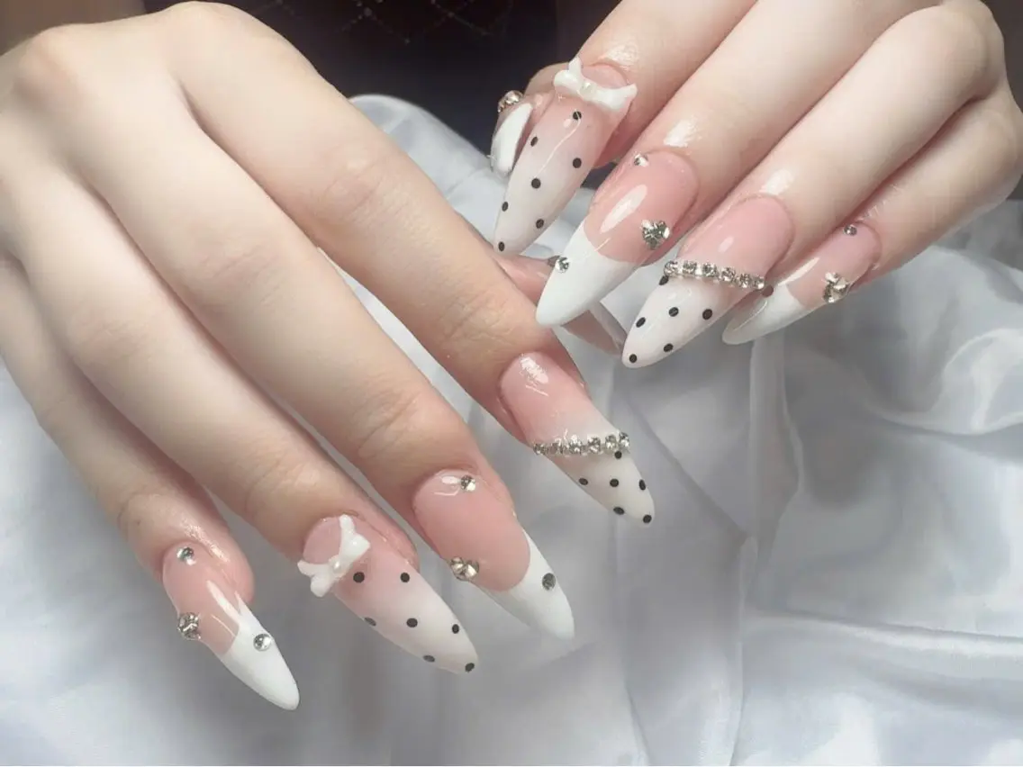 ネイル フレンチネイル 韓国ネイル 水色 マグネットネイル ニュアンスネイル ハンドネイル Hana Rose Nailのネイルデザイン