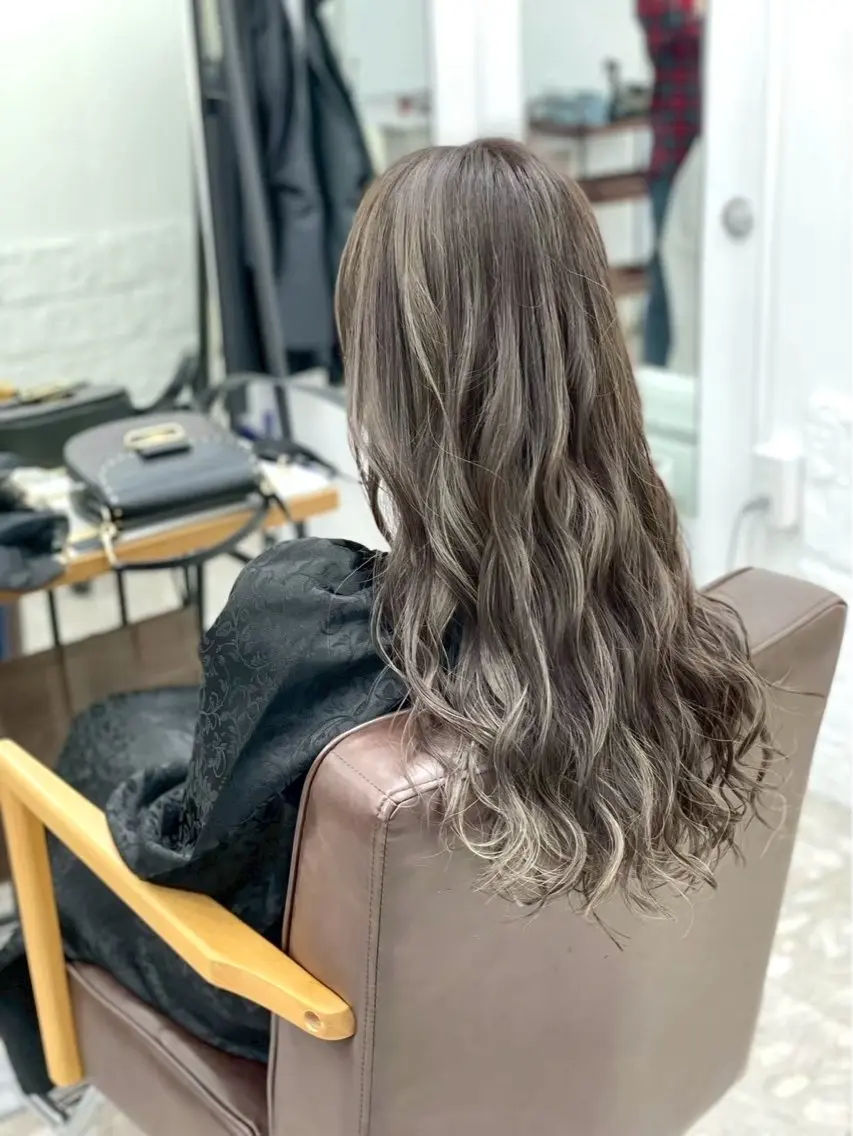 ロング カラー ヘアカラー ✨ハイライト特化 小澤✨のヘアスタイル