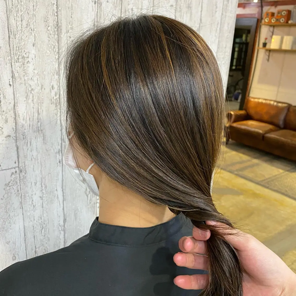セミロング カラー 勝河 怜楊のヘアスタイル