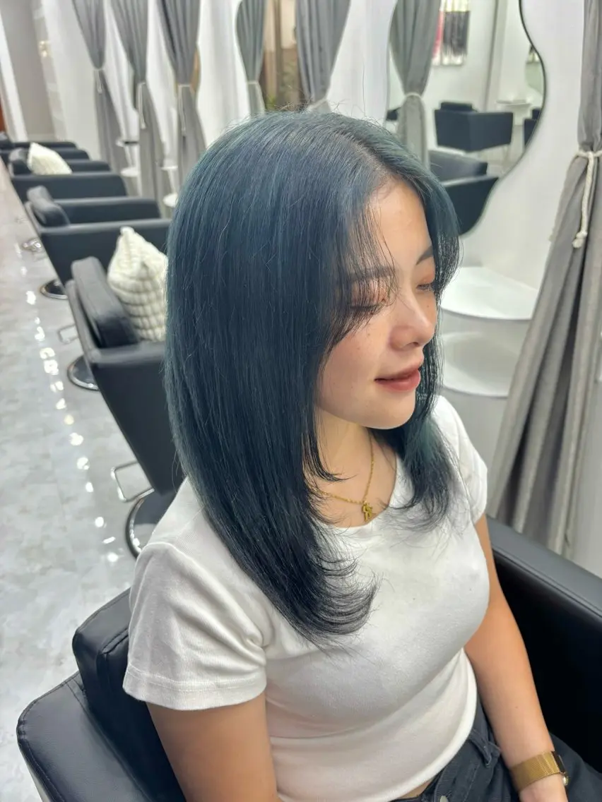 セミロング レイヤーカット MoA cilue 福島さつき 👧🏻のヘアスタイル
