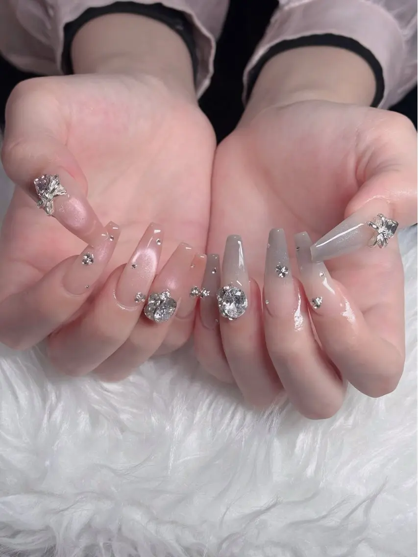 ネイル アートネイル チークネイル フレンチネイル ジェルネイル ガーリー HAPPI NAIL 大国町のネイルデザイン