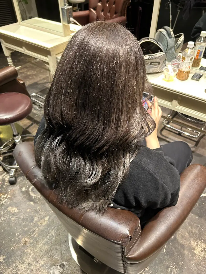 ミディアム ヘアカラー 朝飛 唯菜のヘアスタイル