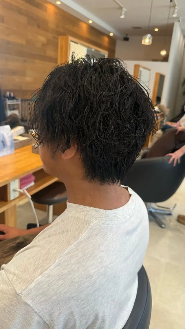 パーマ メンズ メンズパーマ 波巻きパーマ 花田 梨佳のヘアスタイル