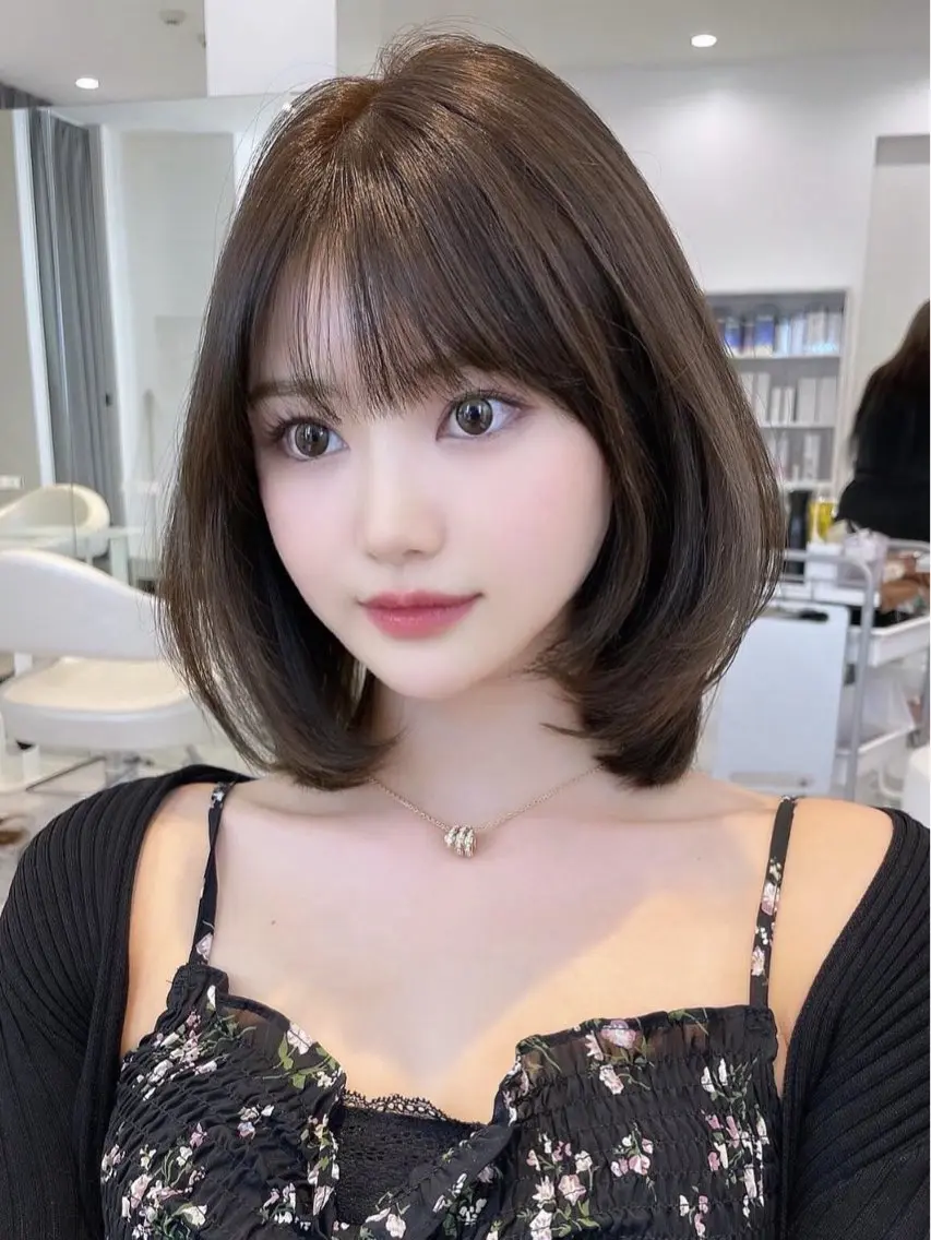 ミディアム カラー ボブレイヤー ボブ レイヤーカット カット ヘアカラー トリートメント レイヤーカット🎀 kanaのヘアスタイル
